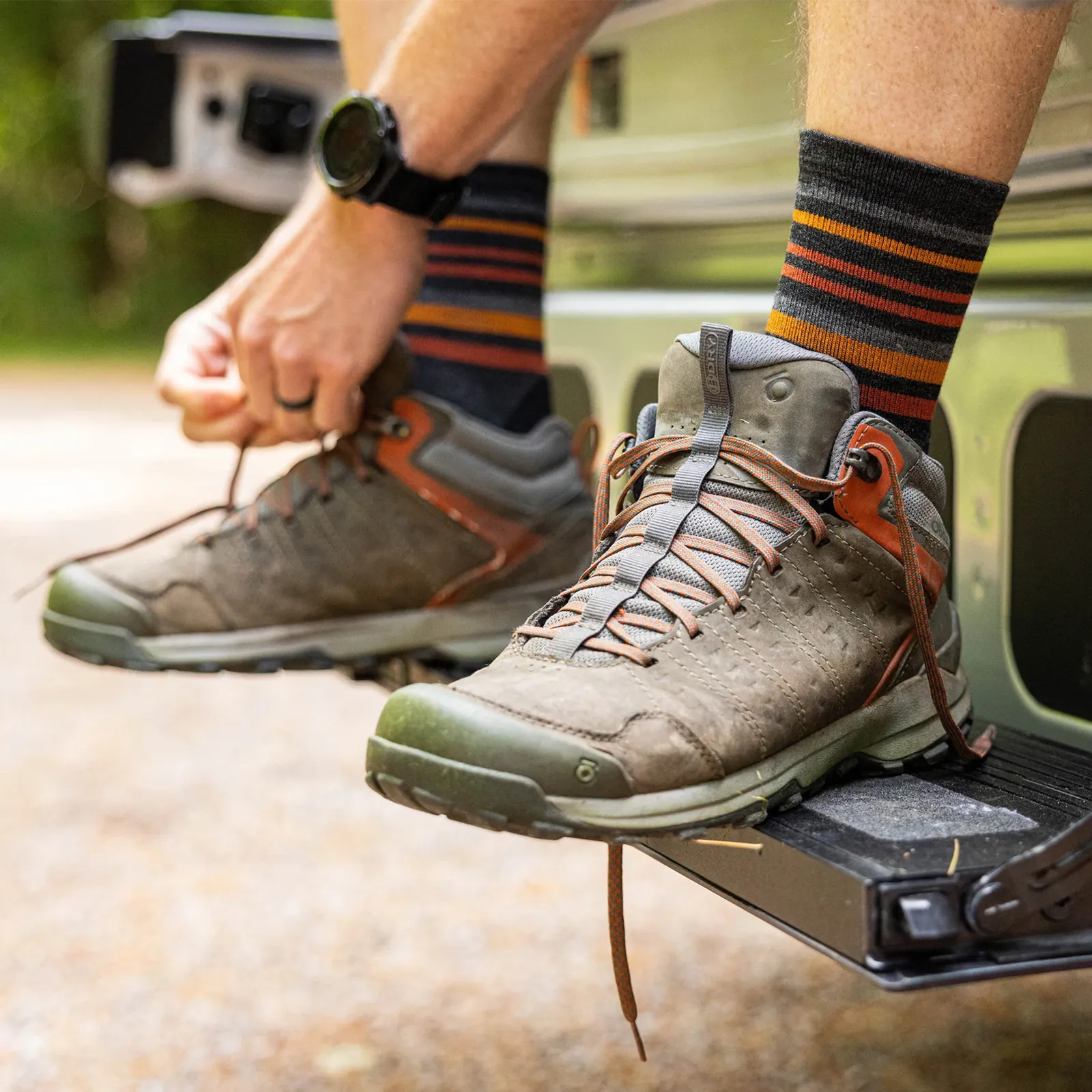Darn Tough Fastpack Lightweight Micro Crew Sock with Cushion (Men) - Charcoal