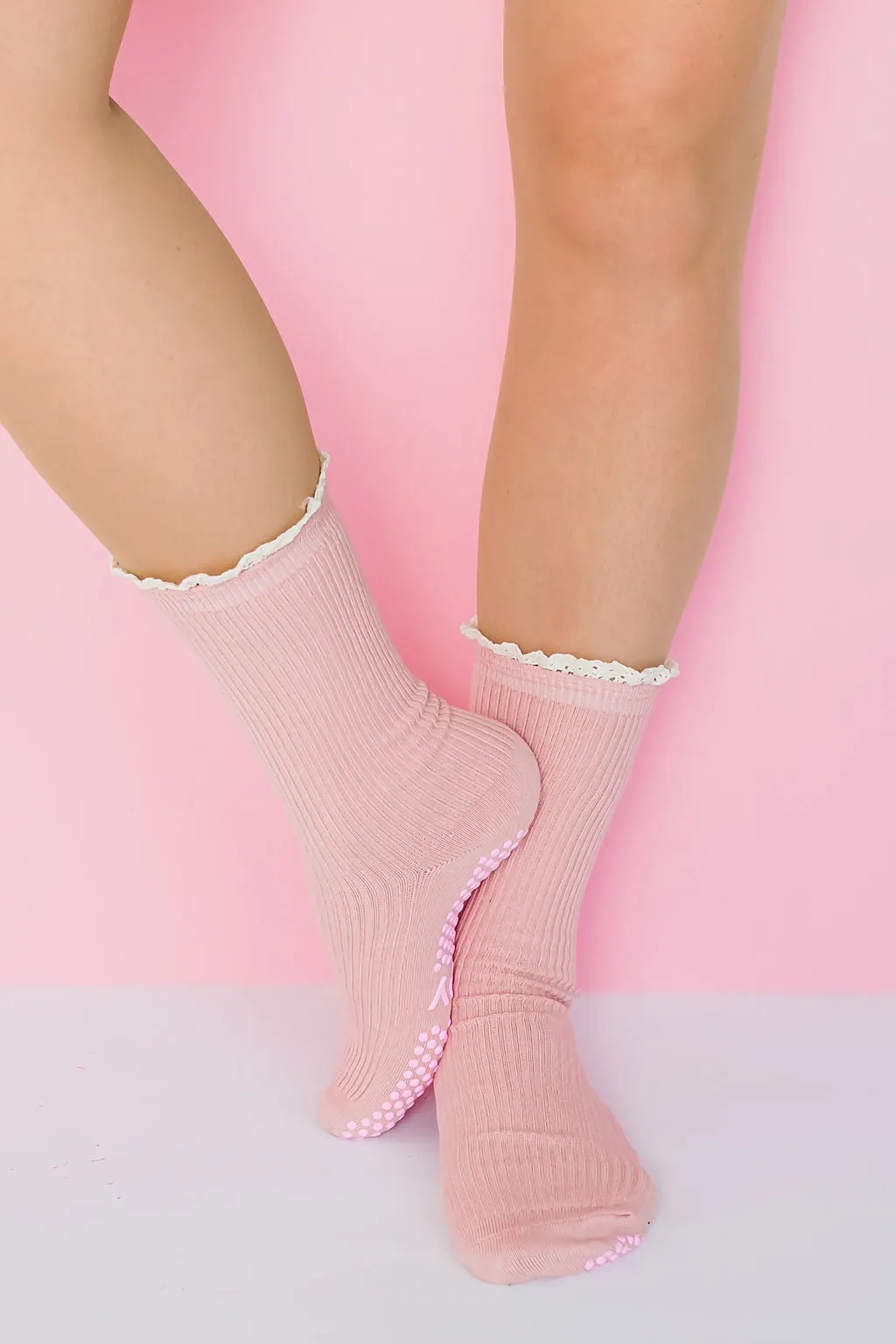 Frill Crew Grippy Socks