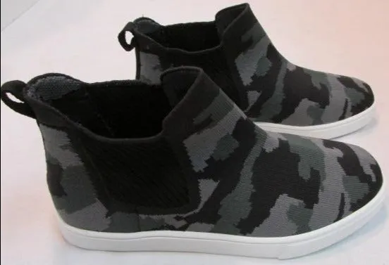 Mia Amore "Marek" Camo Gored Fly Knit Pull On Sneakers