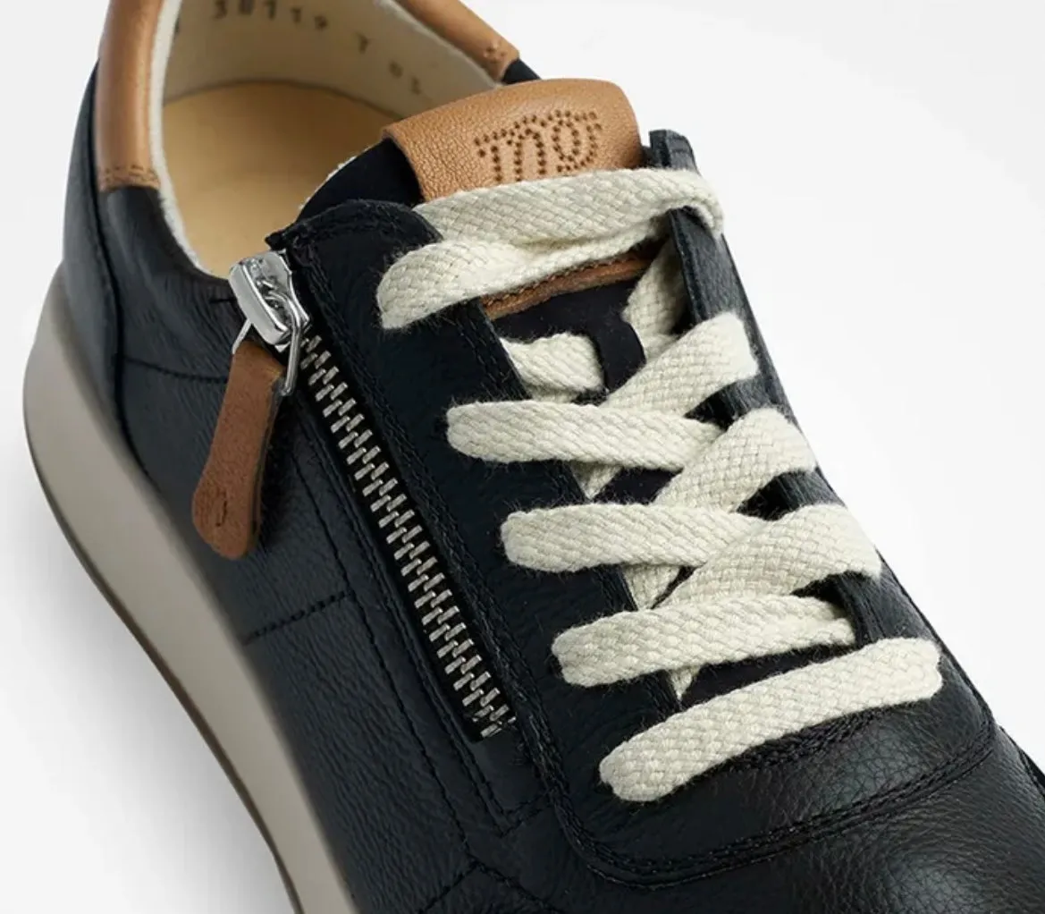 Paul Green black leather sneakers