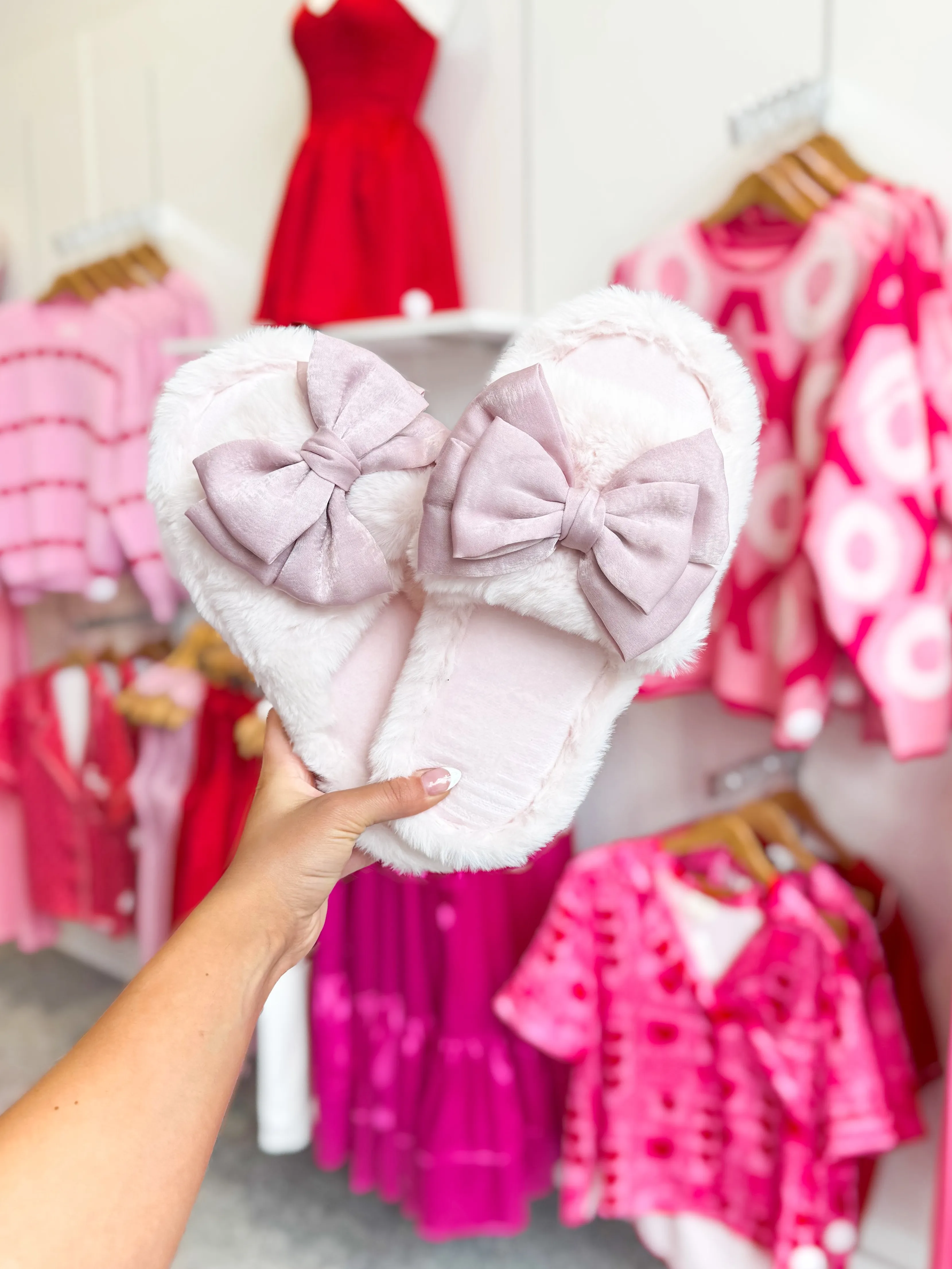 Stayin' Comfy Large Bow Fuzzy Slippers