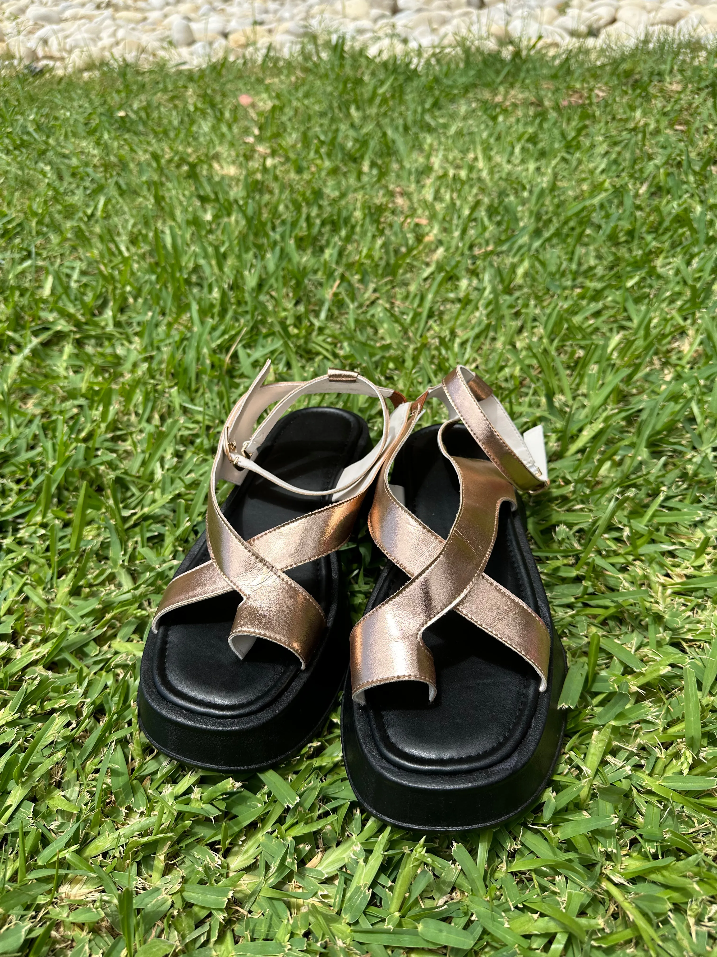The simply sandals in Rose gold